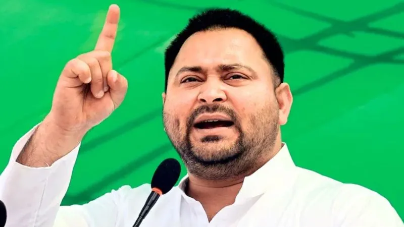 हमारी सरकार बनी तो 'वक्फ कानून' फाड़कर कूड़ेदान में फेंक देंगे... सीमांचल की धरती से तेजस्वी का बड़ा ऐलान, नीतीश पर भी बोला हमला