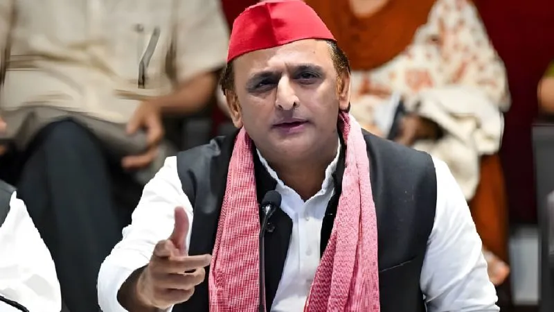 सपा प्रमुख अखिलेश यादव का 80 लाख फॉलोवर्स वाला फेसबुक पेज क्यों हुआ ब्लॉक? सामने आई चौंकाने वाली वजह