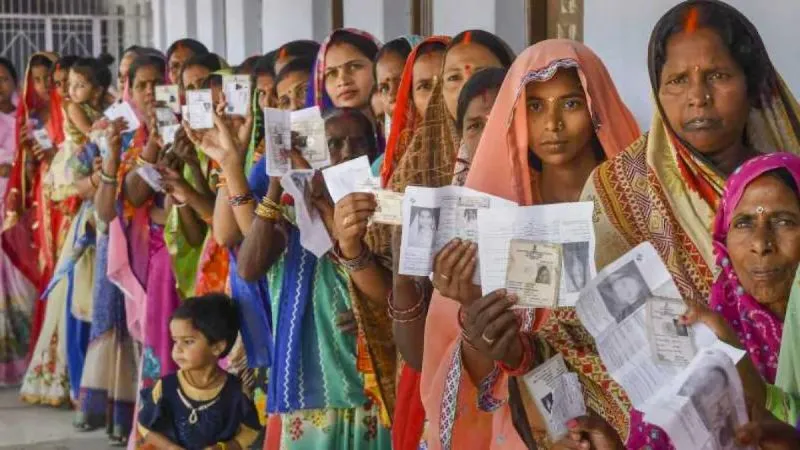 बिहार के जिन 18 जिलों में पहले चरण में होंगे चुनाव वहां पिछली बार किसका पलड़ा था भारी, किसने मारी थी बाजी, जानें