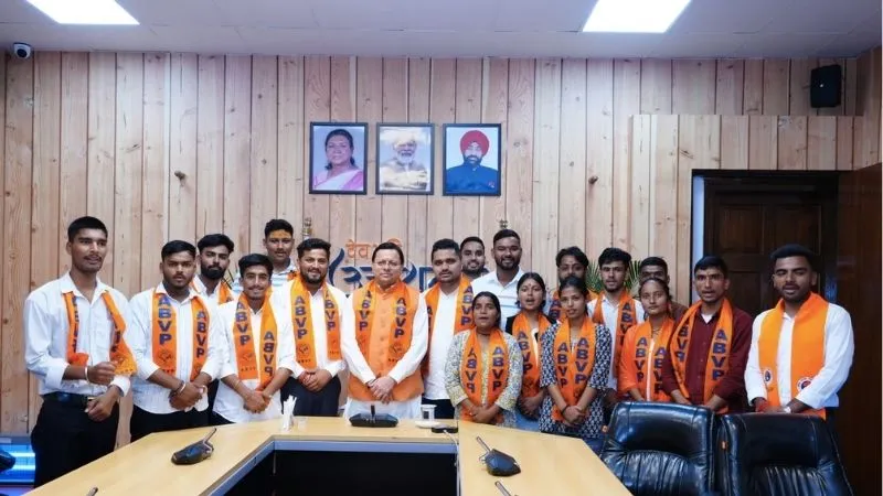 ‘झुकना तो दूर, सर कटाने को भी तैयार, छात्र हमारे देश का भविष्य’, UKSSSC पर CM धामी का साफ संदेश