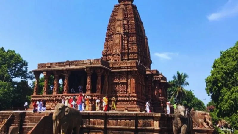 Chhath Puja 2025: छठ पर होती है भगवान सूर्य की उपासना, जानें भारत के किन क्षेत्रों में स्थित हैं अद्भुत सूर्य मंदिर