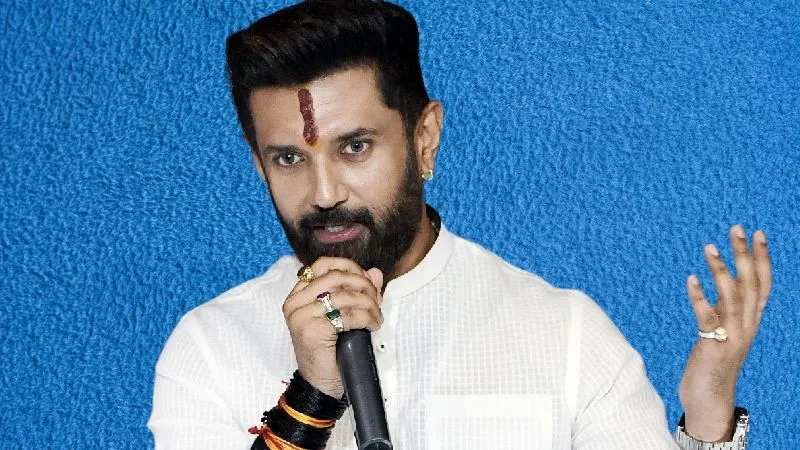 बिहार चुनाव:: सीट शेयरिंग को लेकर महागठबंधन में मची रार पर चिराग पासवान का हमला, कहा- ऐसा सिर फुटव्वल पहले नहीं देखा