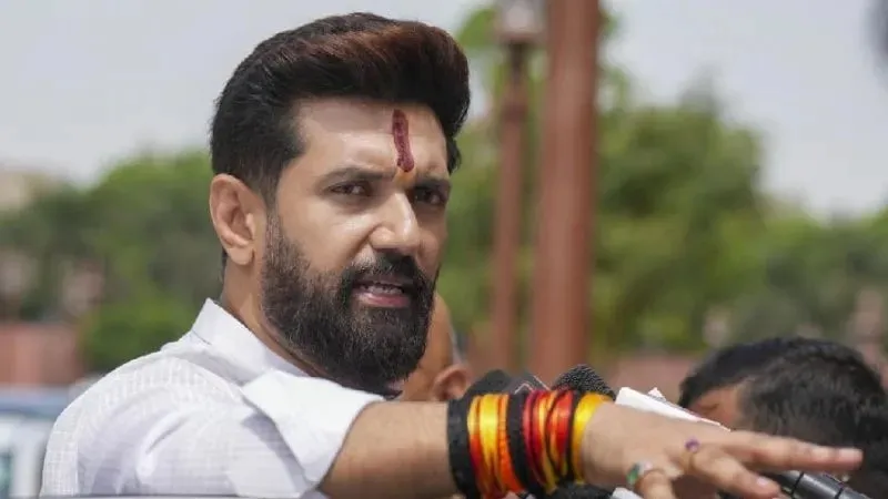 राहुल गांधी ने प्रधानमंत्री पर की आपत्तिजनक टिप्पणी तो खौल उठा 'मोदी के हनुमान' का खून, कहा- तुम्हें शर्म आनी चाहिए...