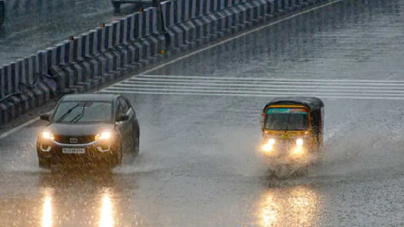 दिल्ली-एनसीआर में मौसम का बदलाव, 6 अक्टूबर को बारिश और तेज हवाओं के लिए येलो अलर्ट जारी