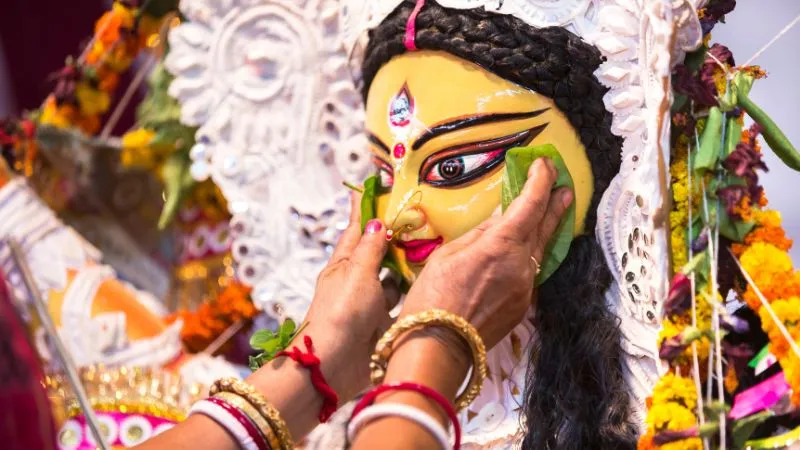 विजयादशमी पर इस तरह करें दुर्गा विसर्जन, जानें शुभ मुहूर्त, सिन्दूर खेला और बंगाल की खास परम्परा