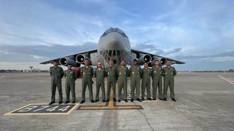 बदलते भारत की दमदार तस्वीर... भारतीय वायुसेना के ट्रेनर देंगे ब्रिटिश पायलटों को ट्रेनिंग