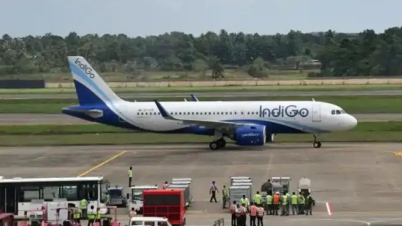हवा में था यात्रियों से भरा प्लेन, लीक होने लगा फ्यूल…Mayday कॉल के बाद वाराणसी में ऐसे हुई इमरजेंसी लैंडिंग