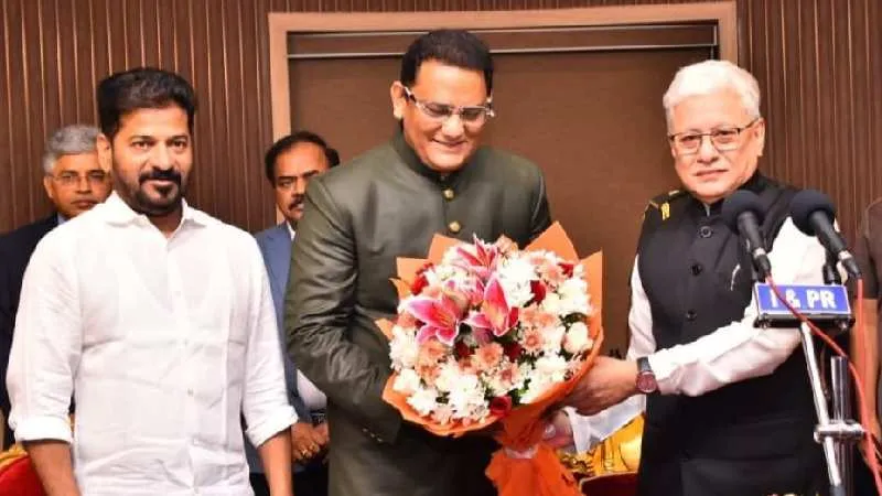 पूर्व क्रिकेट कप्तान मोहम्मद अजहरुद्दीन ने तेलंगाना कैबिनेट मंत्री के रूप में ली शपथ, रेवंत रेड्डी सरकार के पहले मुस्लिम मंत्री बने