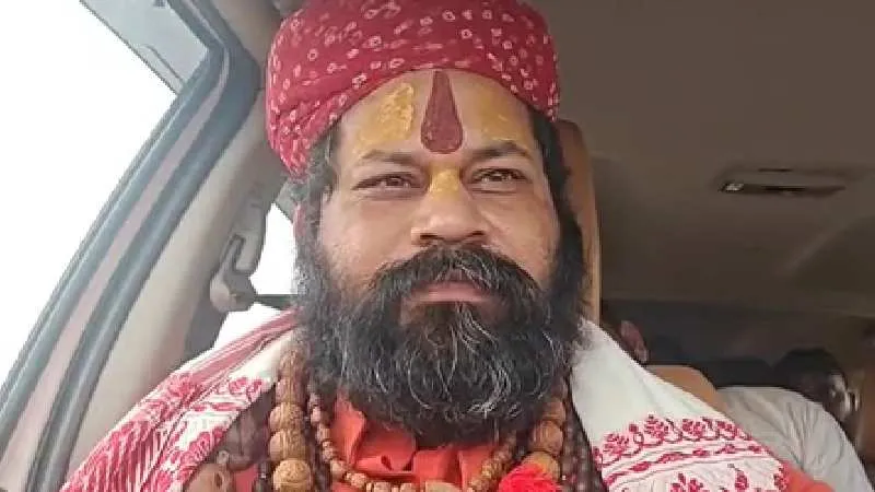 'जीभ काट दी जाएगी...', अयोध्या के महंत राजू दास ने सनातन धर्म पर टिप्पणी करने वालों को दी कड़ी चेतावनी