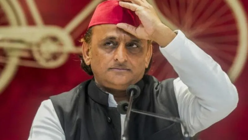 राम भक्तों पर गोली चलाने वाले क्या जानें दीपोत्सव? करोड़ों सनातनियों ने अखिलेश यादव पर बोला हमला, सोशल मीडिया पर छिड़ी जंग