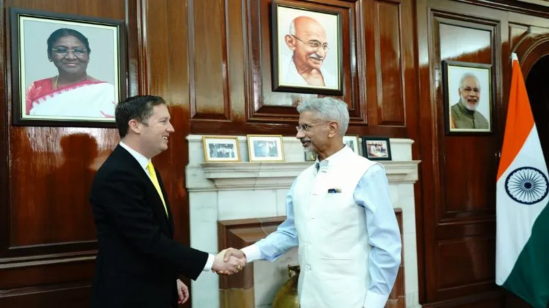 भारत से रिश्ते सुधारना चाह रहे ट्रंप, दूत सर्जियो गोर के जरिए भेजा संदेश! हुई विदेश मंत्री एस जयशंकर से मुलाकात