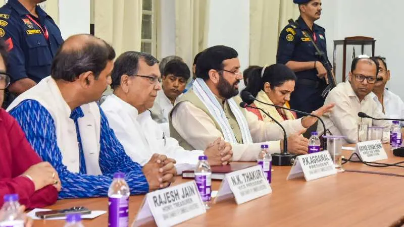 हरियाणा सीएम सैनी ने बिहार चैंबर्स ऑफ कॉमर्स से की मुलाकात, कहा- मोदी सरकार ने जोड़ा बिहार को नए भारत से