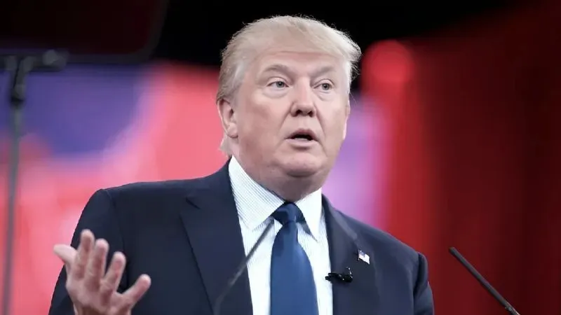 विज्ञापन विवाद से भड़के ट्रंप... अमेरिकी राष्ट्रपति ने कनाडा पर फोड़ा 10 प्रतिशत अतिरिक्त टैरिफ का बम, जानें पूरा मामला