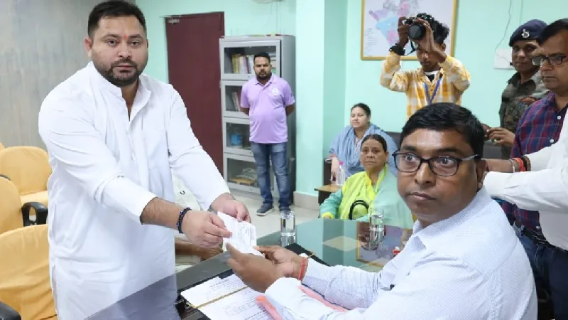 इटालियन पिस्टल के शौकीन हैं लालू के छोटे लाल, जानें कितनी संपत्ति के मालिक तेजस्वी यादव, जानकर रह जाएंगे दंग