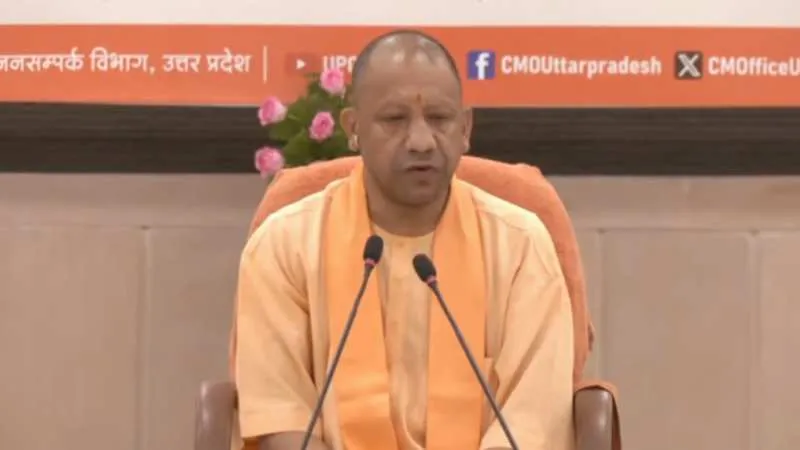 दीपावली-छठ पर यूपी सरकार की बड़ी पहल, यात्रियों के लिए अतिरिक्त बसें और प्रोत्साहन योजना घोषित