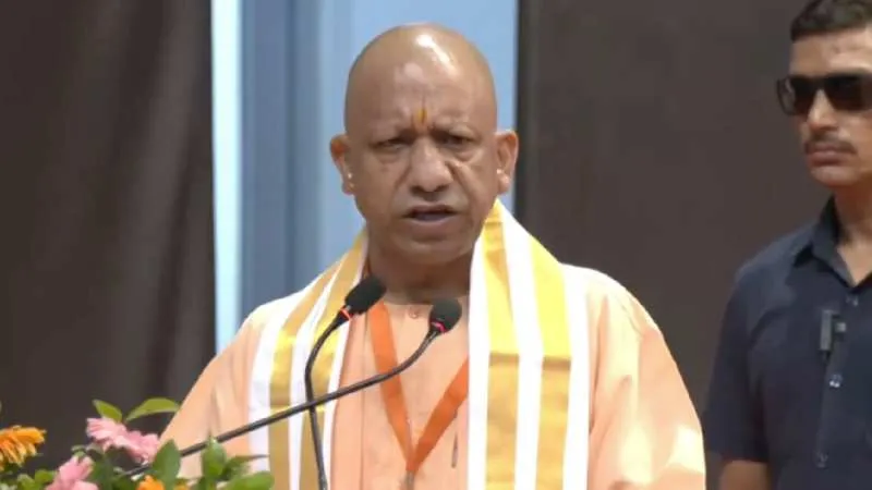 'फूट डालो और राज करो' की नीति अपना रहे हैं विरोधी दल, योगी आदित्यनाथ ने विपक्ष पर साधा निशाना