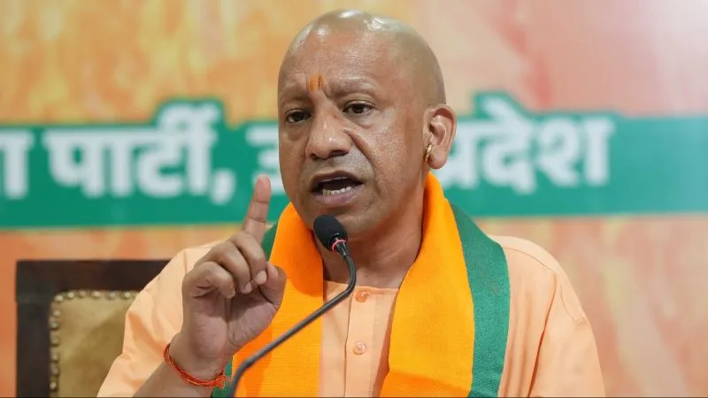 ग्रामीण विकास का नया मॉडल : योगी सरकार की योजनाओं से बदल रही गाँवों की तस्वीर, चुनौतियाँ बन रहीं अवसर