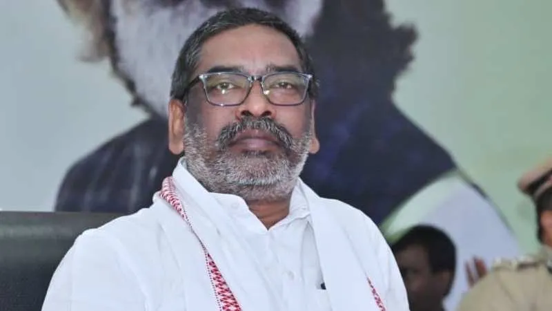 झारखंड में जल्द शुरू होगी राज्य की पहली टाइगर सफारी, पर्यटन और रोजगार को मिलेगा नया आयाम, सीएम सोरेन ने अफसरों के साथ की बैठक