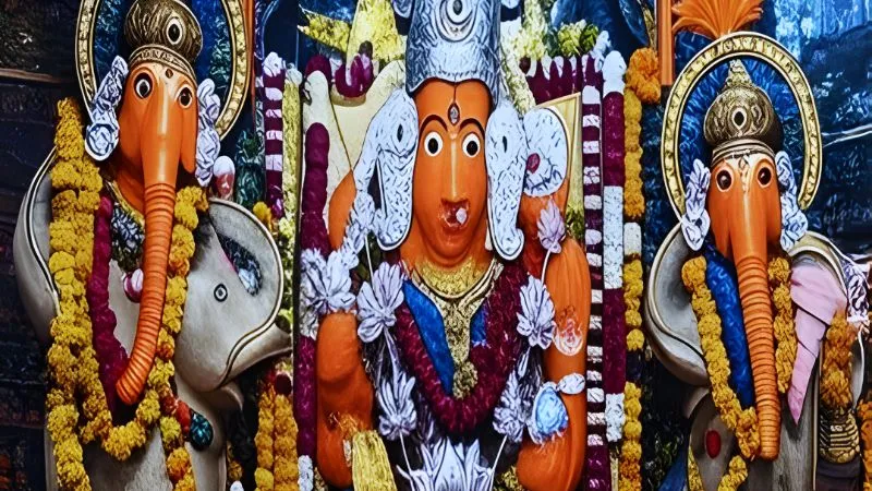 महालक्ष्मी का ऐसा मंदिर जहां उल्टा स्वास्तिक बनाने वाले भक्तों की मनोकामनाएं होती हैं पूरी! दिवाली पर होती है विशेष पूजा