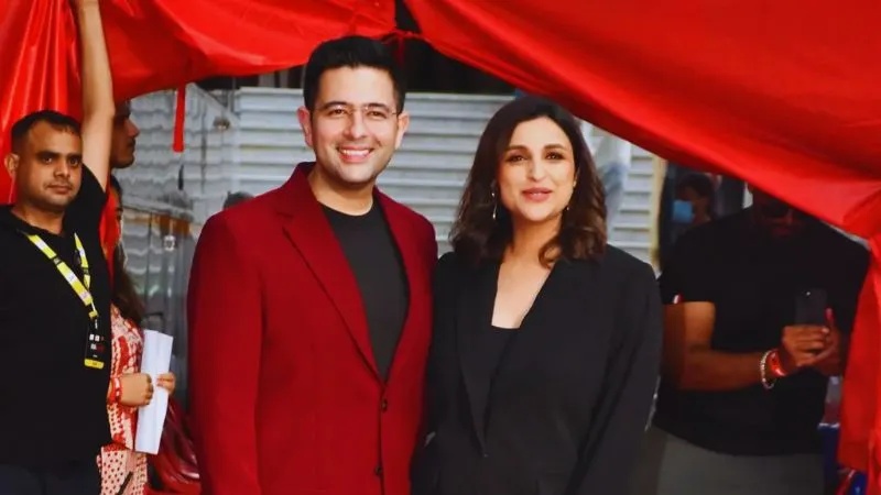 परिणीति चोपड़ा को दीवाली पर मिला अनोखा गिफ्ट, राघव चड्ढा बने पापा, जानें बेटा हुआ या बेटी