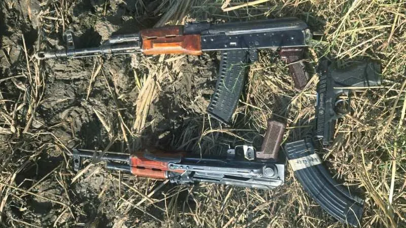 तरनतारन में पंजाब पुलिस और बीएसएफ की बड़ी कार्रवाई, भारत-पाक सीमा से हथियारों की खेप बरामद