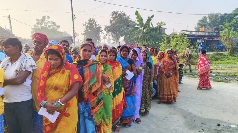 Bihar Election 2025: बिहार का ये चुनाव नीतीश कुमार और महिलाओं के कारण याद रखा जाएगा
