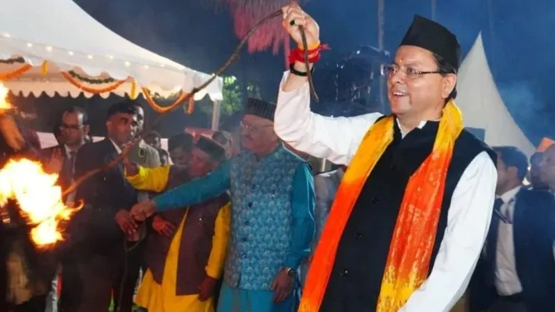 लोक संस्कृति के रंग में रंगी देवभूमि : मुख्यमंत्री पुष्कर सिंह धामी ने दी इगास पर्व की शुभकामनाएं, पौड़ी में उमड़ा जनसैलाब
