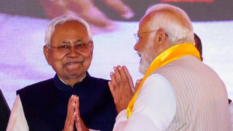 Bihar Election Result 2025: एनडीए की प्रचंड जीत पर CM नीतीश कुमार का पहला रिएक्शन, पीएम मोदी को किया नमन