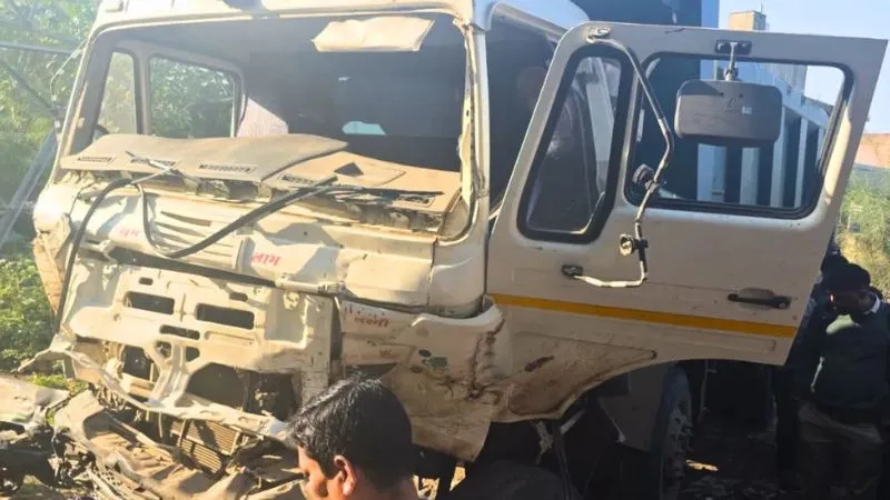 24 घंटे में 2 सड़क हादसों से हिल गया राजस्थान, जयपुर में अनियंत्रित डंपर ने कई गाड़ियों को रौंदा, 13 की मौत, 18 से ज्यादा घायल