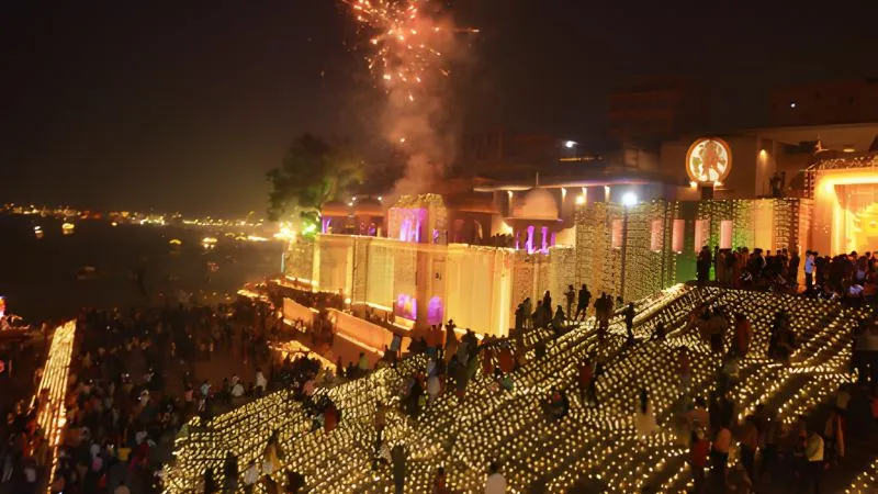 देव दीपावली पर काशी में झिलमिलाएंगे दस लाख दीप, अध्यात्म, संस्कृति और रोशनी का दिखेगा अनूठा संगम