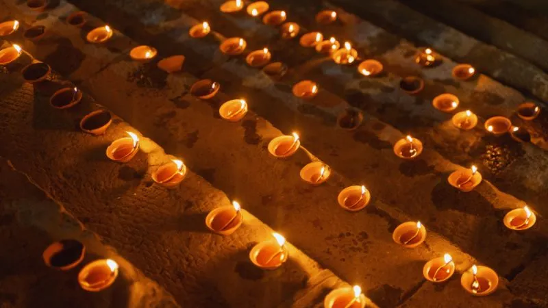 देव दीपावली पर करें गंगाजल का ये चमत्कारी उपाय, पल में दूर होंगे ग्रह दोष और खत्म होंगे जीवन के सारे कष्ट!