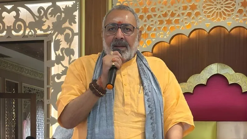 राहुल गांधी का मछली पकड़ते वीडियो वायरल, गिरिराज सिंह ने कसा तंज, कहा- वोट के लिए लंगूर की तरह कूद गए