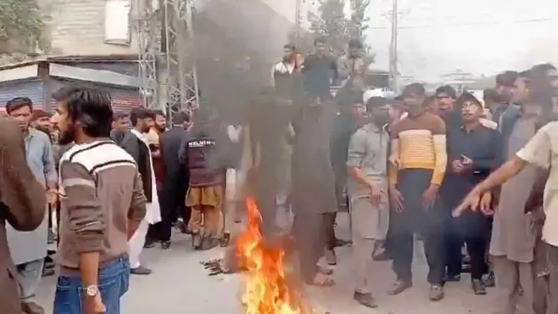 नेपाल वाला Gen-Z आंदोलन PoK में शुरू...उखड़ेगी मुनीर-शहबाज की सत्ता, पूरे पाकिस्तान में हिंसक प्रदर्शन के आसार!