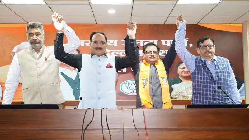 AAP छोड़ BJP में शामिल हुए राजेश गुप्ता, केजरीवाल पर जमकर साधा निशाना