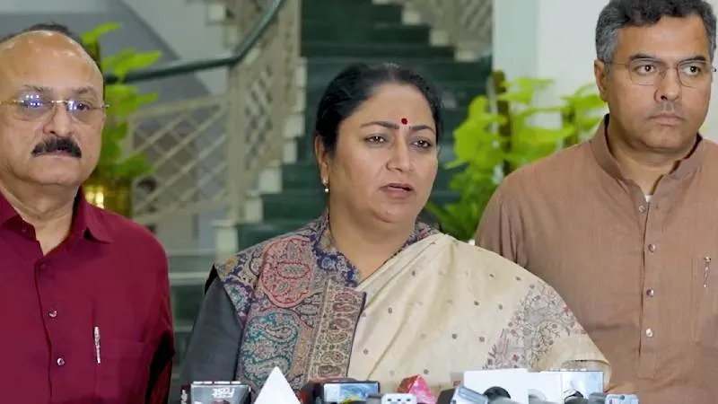 दिल्ली ब्लास्ट पर बोलीं सीएम रेखा गुप्ता, घायलों के साथ सरकार, प्रदूषण पर भी लिया बड़ा फैसला