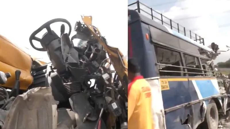 तेलंगाना: डंपर ने यात्रियों से भरी बस को मारी टक्कर, 19 की मौत, ट्रक की मिट्टी में दबे लोग