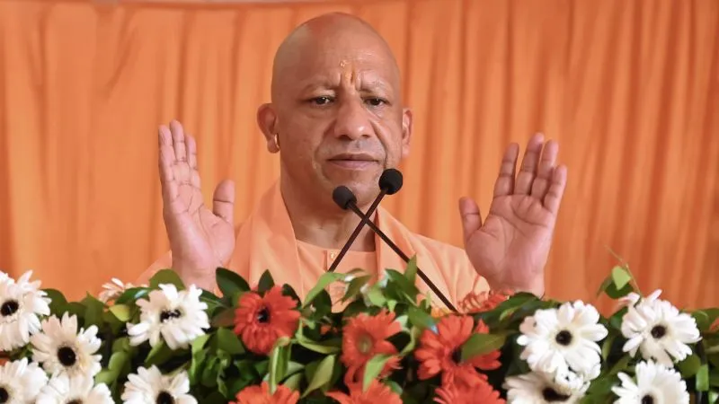 बिहार की धरती से CM योगी का पाकिस्तान पर 'ब्रह्मोस वार', विपक्ष को भी दिखा दिया आईना