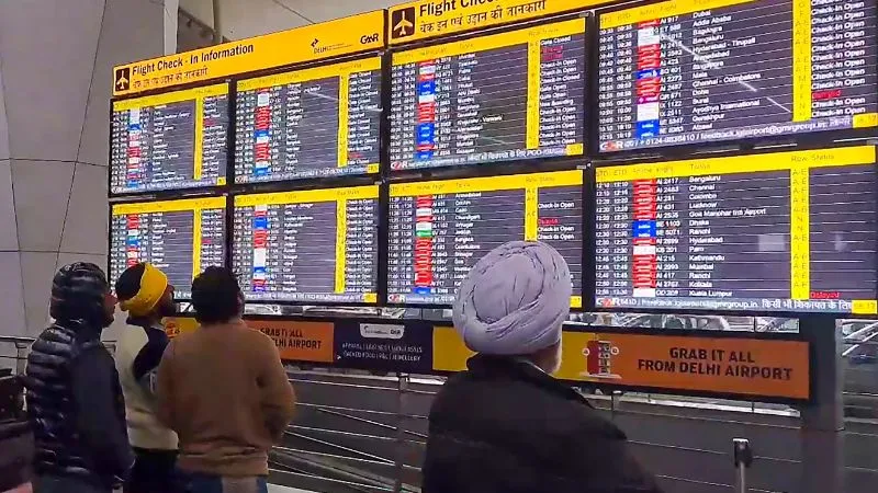 दिल्ली एयरपोर्ट पर कैसे आई इतनी बड़ी 'आफत', क्या है 'ATC' ग्लिच जिसकी वजह से 600 से फ्लाइट्स की आवाजाही में हुई देरी?