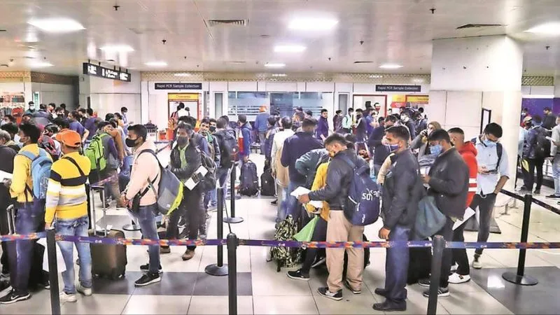 दिल्ली के IGI एयरपोर्ट के ATC सिस्टम में तकनीकी खराबी, 100 से ज्यादा उड़ानें प्रभावित, यात्री परेशान