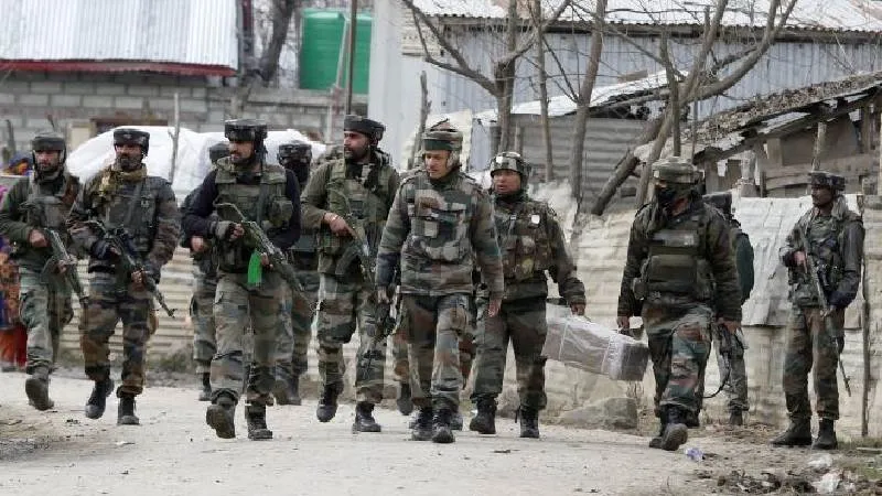 जम्मू-कश्मीर के किश्तवाड़ में ‘ऑपरेशन छतरू’, सुरक्षाबलों और आतंकियों के बीच मुठभेड़ जारी