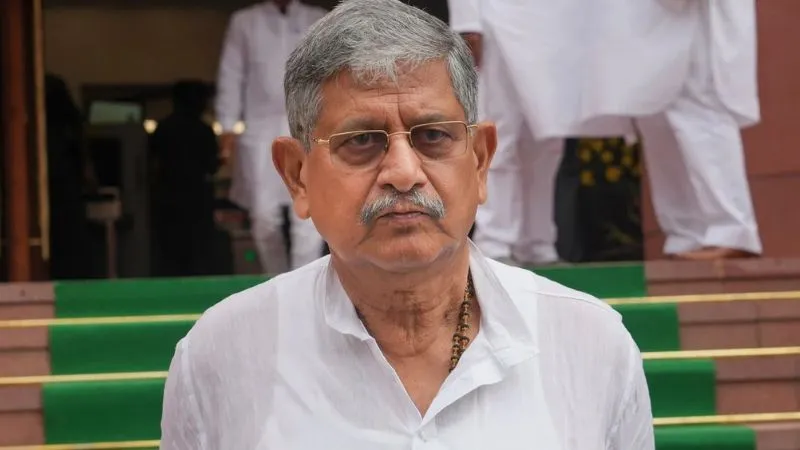 'वोटिंग के दिन कुछ नेताओं को घर से मत निकलने देना...', केंद्रीय मंत्री ललन सिंह पर FIR दर्ज, मोकामा में रोड शो के दौरान की थी विवादित टिप्पणी