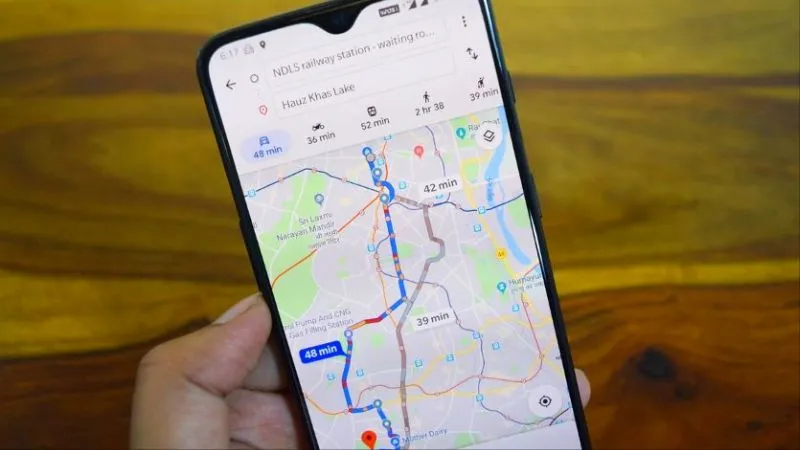 Google Maps हुआ और स्मार्ट! अब मिलेगा हैंड्स-फ्री नेविगेशन और कई नए फीचर्स