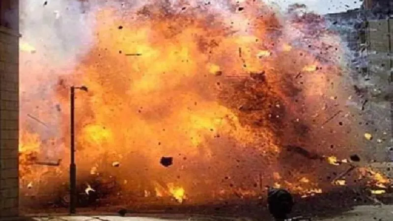 पाकिस्तान: फैसलाबाद फैक्ट्री में भीषण धमाका, 15 लोगों की मौत, कई इमारतें ढही