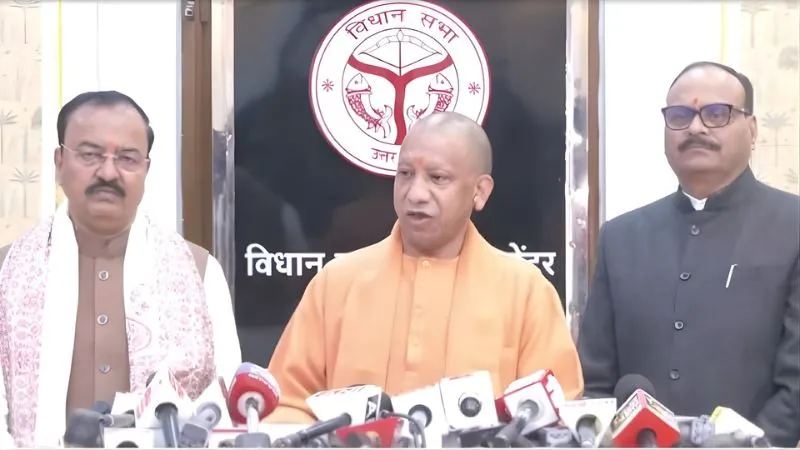 'हर माफिया का सपा से नाता...', कोडीन सिरप मामले पर CM योगी का हमला, बोले- सदन में हर सवाल का जवाब देंगे