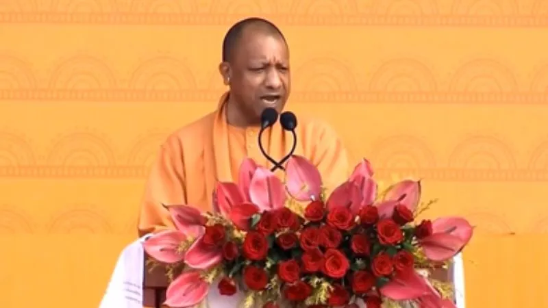 'अंधेरा छटेगा, सूरज निकलेगा, कमल खिलेगा', CM योगी ने किया अटल जी को याद, किया PM मोदी के नेतृत्व में विकसित भारत का उद्धोष