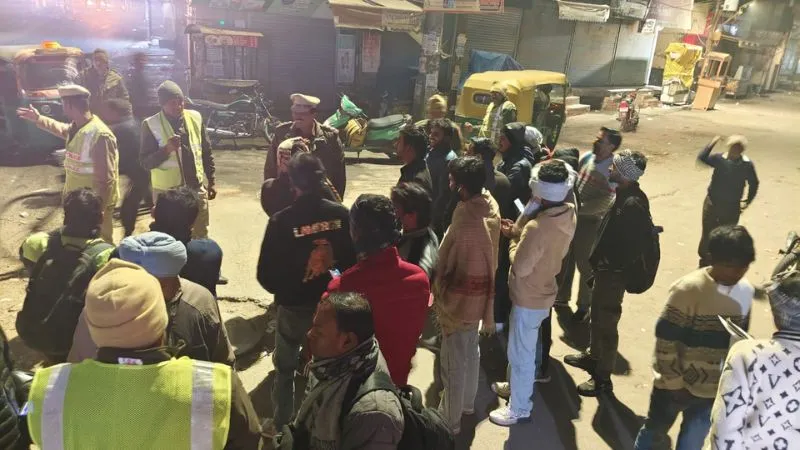 नए साल से पहले दिल्ली पुलिस का ‘बड़ा आघात’, रातभर चली छापेमारी में दबोचे गए 285 आरोपी, जानें पूरा मामला
