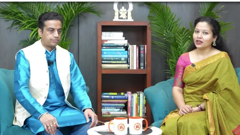 साल 2026 की धमाकेदार शुरुआत में शनि का नक्षत्र परिवर्तन देगा कितनी ख़ुशियाँ? जानें आचार्य मयंक शर्मा की भविष्यवाणी