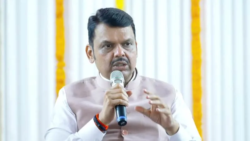 विपक्ष के आरोपों पर सीएम फडणवीस का पलटवार, कहा-किसानों को पूरी मदद, महाराष्ट्र की अर्थव्यवस्था मजबूत