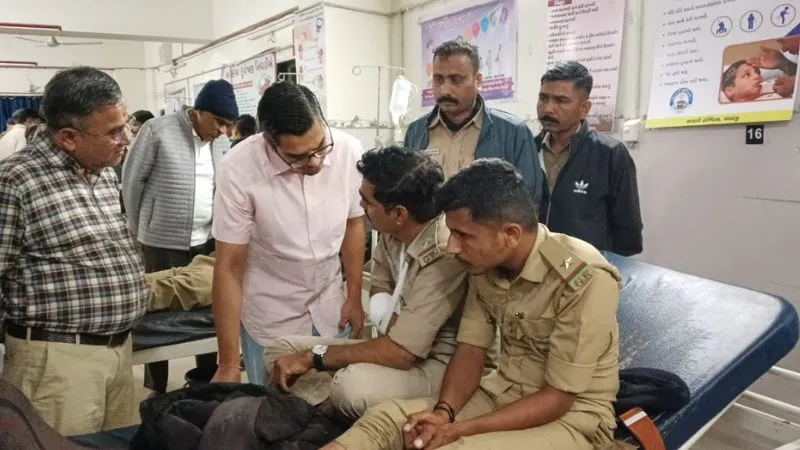 सर्वे करने गई थी राजस्व विभाग की टीम, एक साथ 500 लोगों ने बोला हमला, धणुष-बाण से किया वार