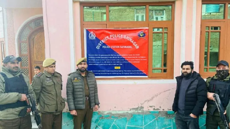 श्रीनगर पुलिस की बड़ी कार्रवाई, ड्रग पेडलर की 3 करोड़ की संपत्ति जब्त